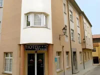 Hotel Doña Nieves Các khách sạn ở Siero