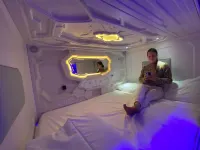 Capsule Inn Valencia Hostel Hotels near Plaza de Manises