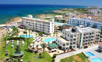 Infinity Blu - Designed for Adults by Louis Hotels