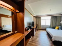 Westerngrand Hotel Ratchaburi Hotel dekat Wat Tha Khlong
