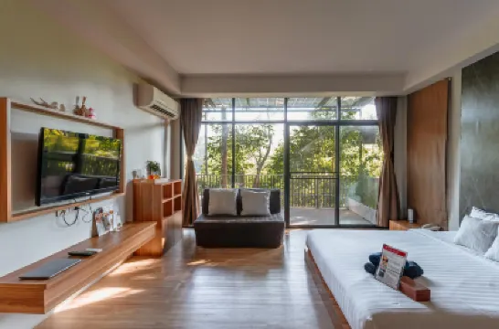 Veravian Resort Hotels near Wat Khao Phaeng Ma