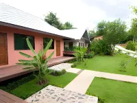 Monn Phu Phrai - Pools