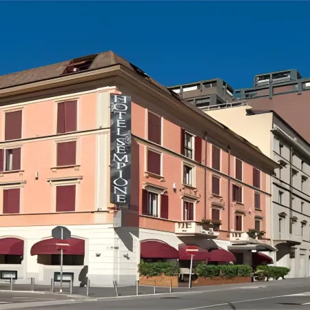 Hotel Sempione Отели рядом с достопримечательностью «Комплекс 10 Corso Como»