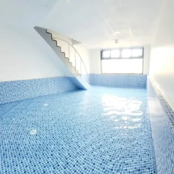 Gwangyang Plum Blossom Pool Villa & Pension Отели в г. Кванъян