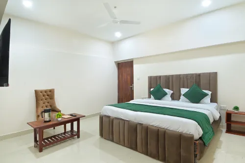 Hotel Chowdhry @ New Delhi Railway Station (2 Minutes Walk)