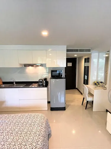 รูปภาพของStudio at Kris Condo, walk to Bangtao beach A304