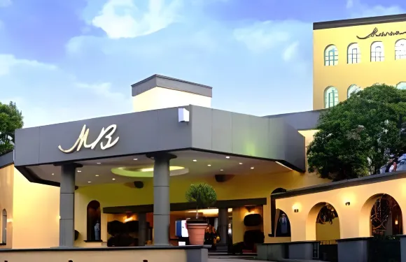 瑪麗亞·巴巴拉克里斯託衞星酒店