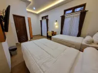 Griya Endika Syariah Hotels in Kraton