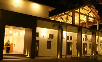 Hotel Cloud 9 Negombo