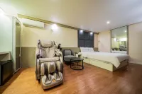 Gunsan Hotel Icon Hotels near Gyeongamdong Railroad Town