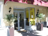 Relais Bergson Hotels near Restaurant Anika