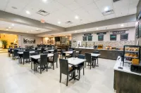 Holiday Inn 默夫里斯伯勒 - 早餐