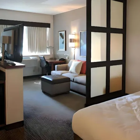 Comfort Suites Milwaukee West