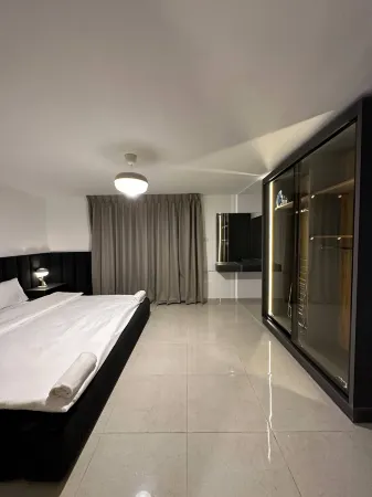 Stylish Luxe Apartment Fr Отели рядом с достопримечательностью «King Hussein Bin Talal Mosque»