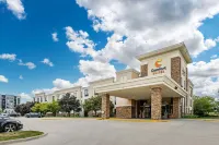 Comfort Suites East Lincoln - Mall Area Hotels in Lincoln