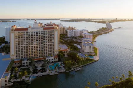 The Ritz-Carlton, Sarasota Отели рядом с достопримечательностью «Ринглингский колледж изобразительных искусств и дизайна»