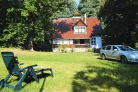 XXL House Altenhof by Lake Werbellin Dock Hotels near Biorama Projekt