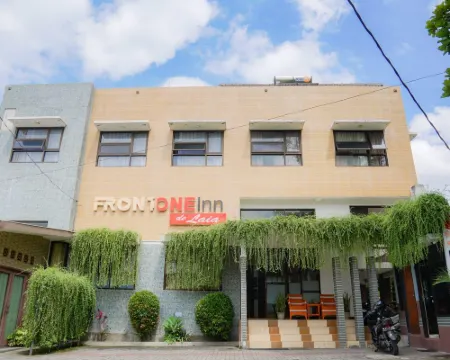 Front One Inn Malang Hotels in Lowokwaru