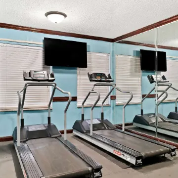 Days Inn & Suites by Wyndham Warren