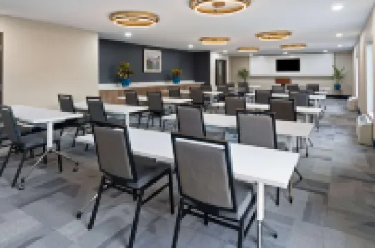 La Quinta Inn & Suites by Wyndham Memphis I-240