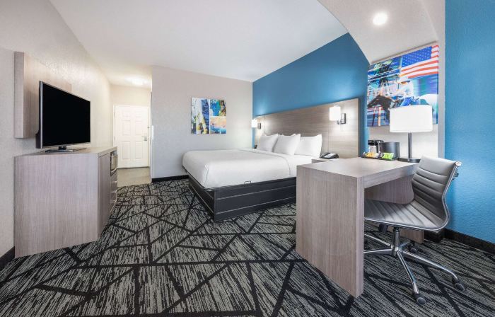 La Quinta Inn & Suites by Wyndham Alvarado