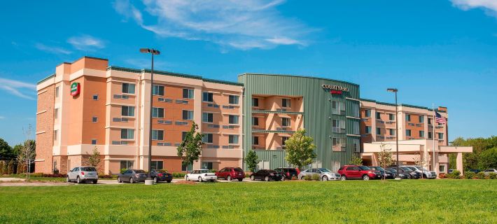 Courtyard Milwaukee Airport Hotels in Milwaukee