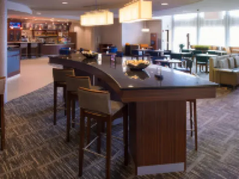 コートヤード バイ マリオット キャントン ジャクソンのホテル