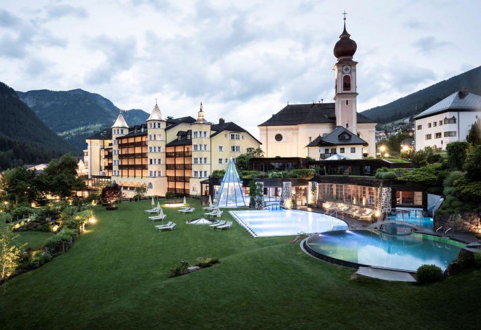 hotel overview picture