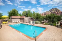 Aiden by Best Western @ Sedona - Rooftop Pools