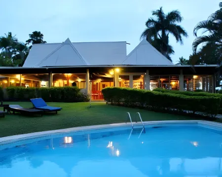 坦布安沙灘度假村 維提島酒店