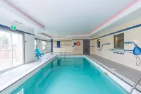 Sandman Hotel Quesnel - Pools