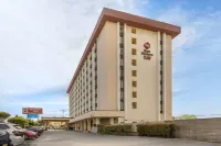 Best Western Plus Grosvenor Airport Hotel - parking