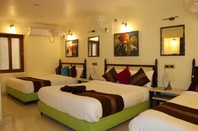Satshree Kothi Hotels in Domari