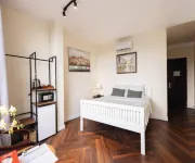 9 Hostel and Suites