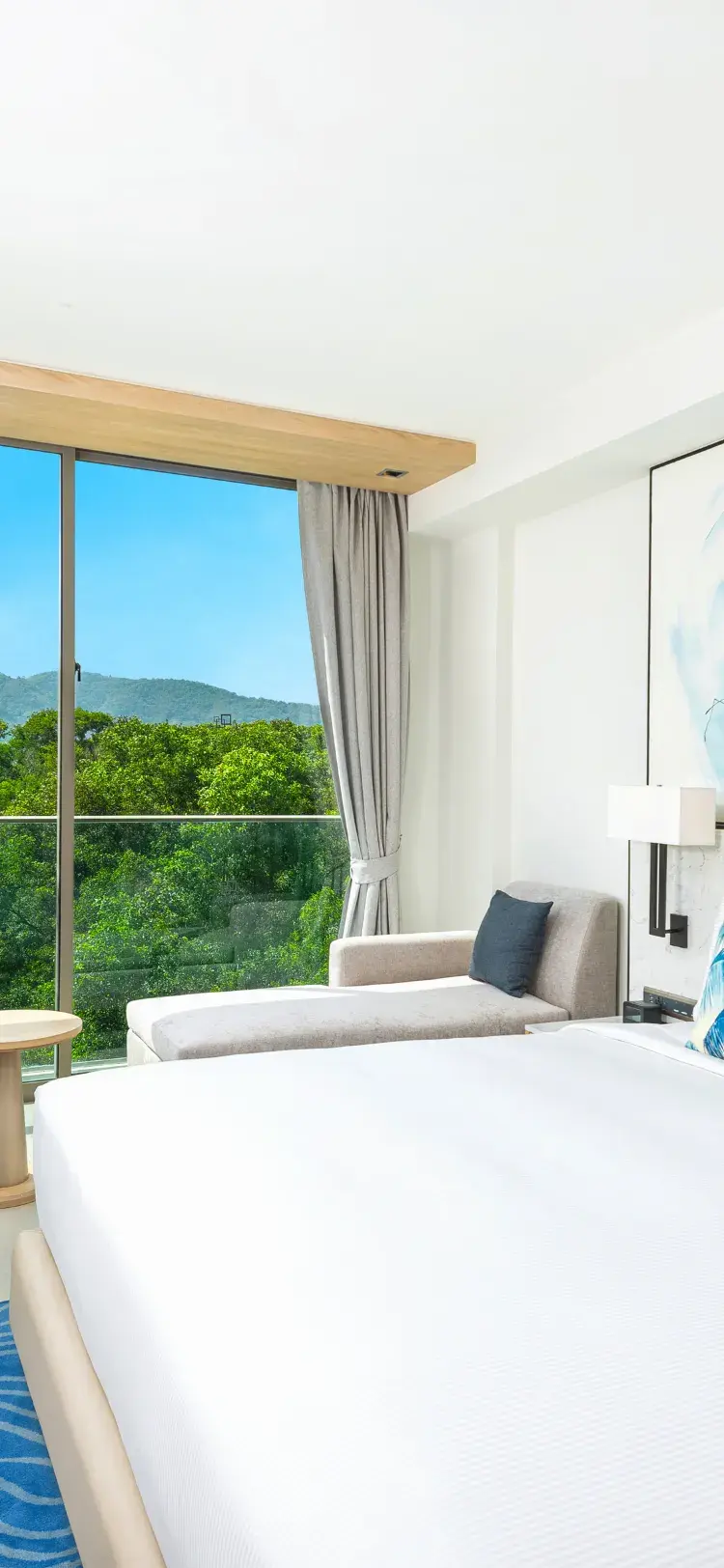 ห้องดีลักซ์ เตียงใหญ่ พร้อมวิวภูเขา