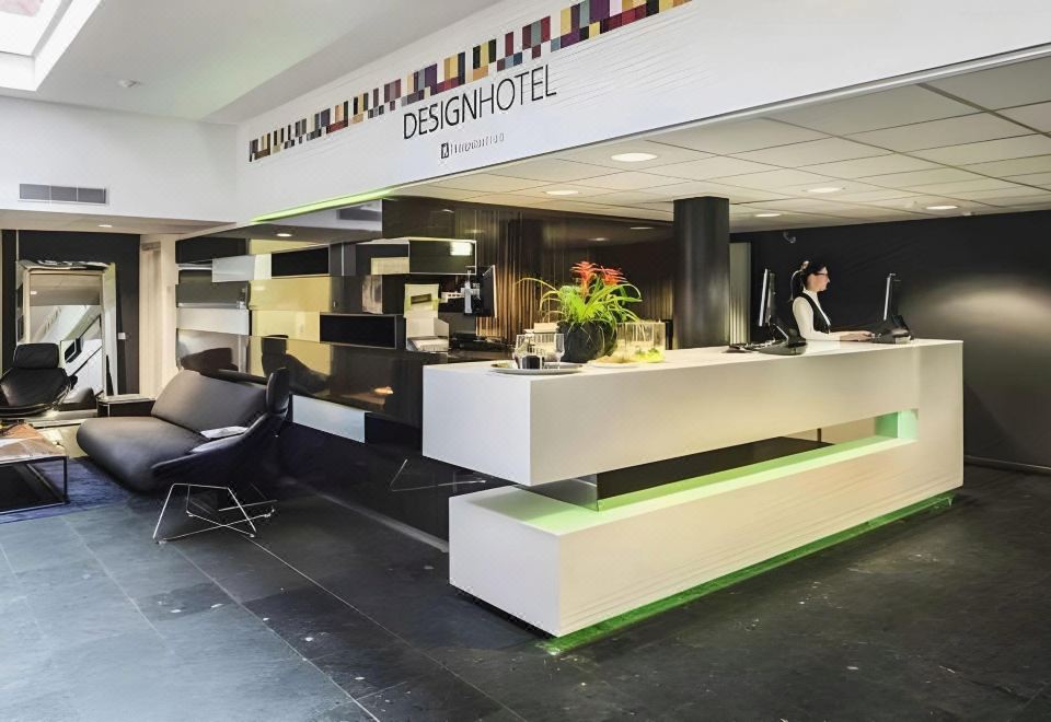 Leonardo Boutique Hotel Interior