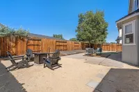 Luxury Home, W/Pool Table; 40 min from Tahoe - วิลล่า