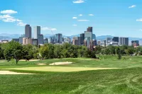 From the City to the Slopes - Stylish 2 Bedroom in the Heart of Denver!