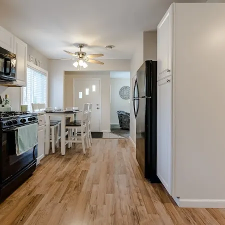 Betz Bungalow - Norton Shores