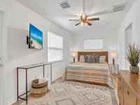 Vero Beach Cottage 3 bedrooms, 2 bath, Less than mile to Beach