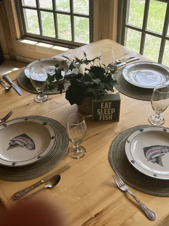The Pinecone Cabin. Twenty minutes from Wolf Creek Pass.