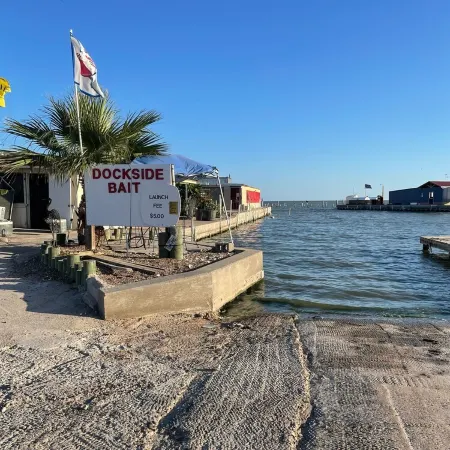 New! Drift away in Bayfront 2-bedroom Turquoise cottage