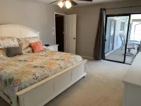 3-bedroom vacation home just 10 minutes from Honeymoon Island - Heated Pool - Wifi