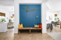 NEW! Golden Sunset! Saltwater Pool/Spa + Putting Green + Firepit + Gameroom