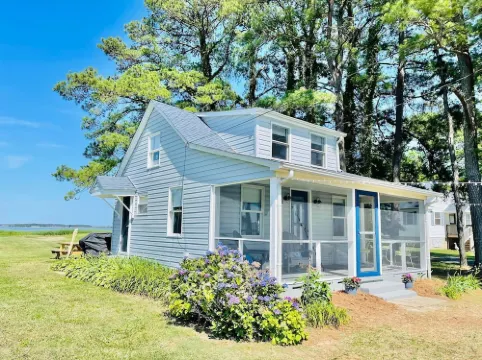 Pet Friendly Delightful Waterfront Cottage on Hoopers Island, MD.