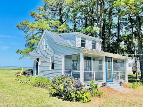 Pet Friendly Delightful Waterfront Cottage on Hoopers Island, MD.