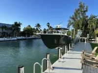 Welcome to Paradise! Amazing Waterfront Home Beautiful Florida Keys! No Fixed Br - Homestays