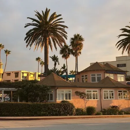 La Jolla Oceanfront Suite 2