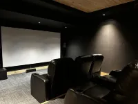 Mtn View, Sleeps 20, Hot Tub, Firepit, Wood Stove, Theater, Workspace, Bar, Gym