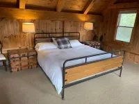 Windham Farmhouse Escape w/hot tub